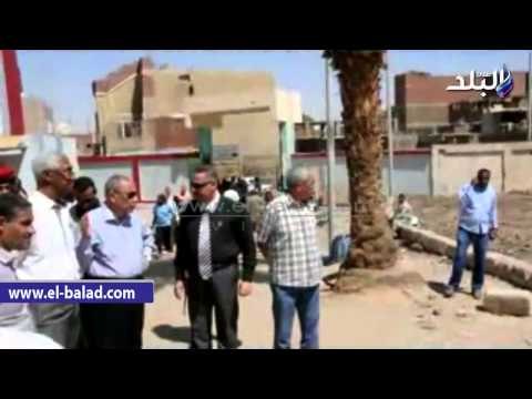 محافظ أسوان يتفقد أعمال رصف طريق المستشفي الجامعي بتكلفة مليون جنيه