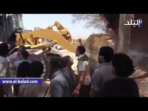 صراخ اهالي حلوان اثناء ازالة منزلهم بعد قرار محافظ القاهرة بهدم المباني المخالفة