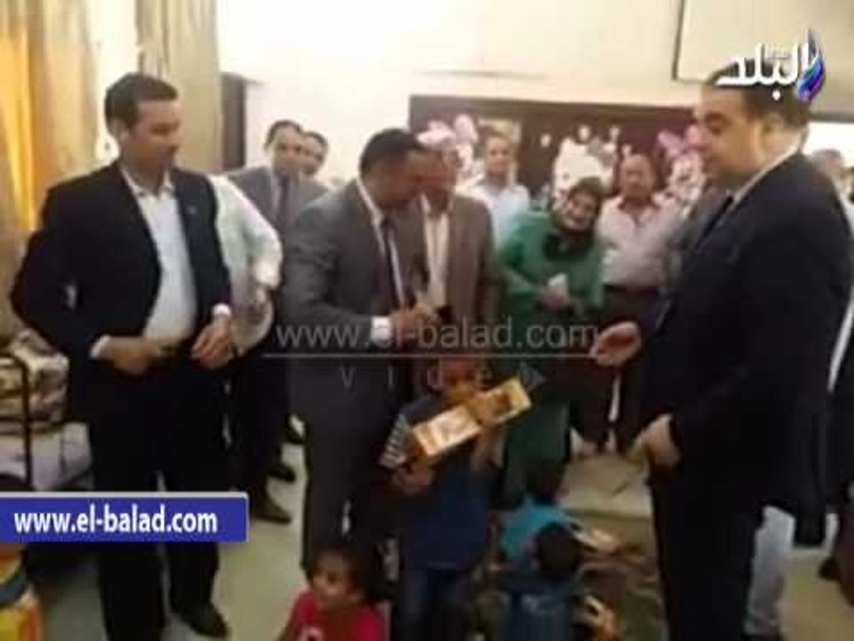 محافظ الفيوم يستقبل المهنئين ويشارك المرضى والأيتام فرحتهم بعيد الفطر المبارك