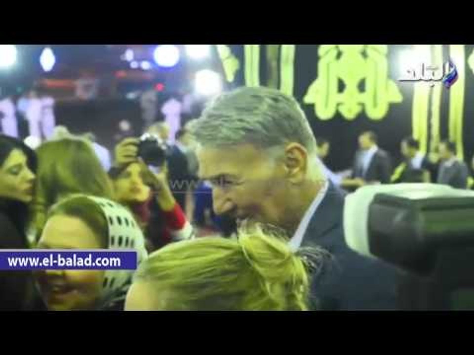 عزت و مها ابو عوف في عزاء الدكتور عبد القادر حاتم، رئيس الوزراء الأسبق، بمسجد عمر مكرم بالتحرير