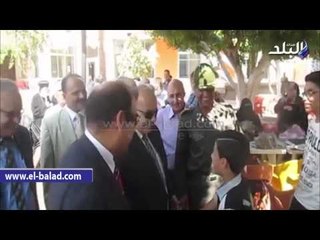 محافظ الدقهلية يطمئن علي تقديم الخدمات بالنادى الاجتماعى ويصرف مكافأة للعاملين