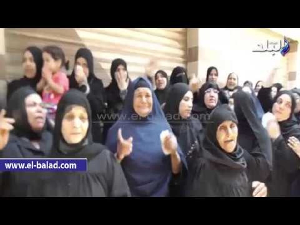 مظاهرة نسائية بقرية شهيد ميت غمر تهتف "الشعب يريد إعدام الإخوان"