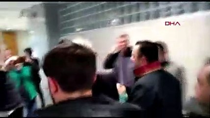 Duruşmada yan yana geldiler