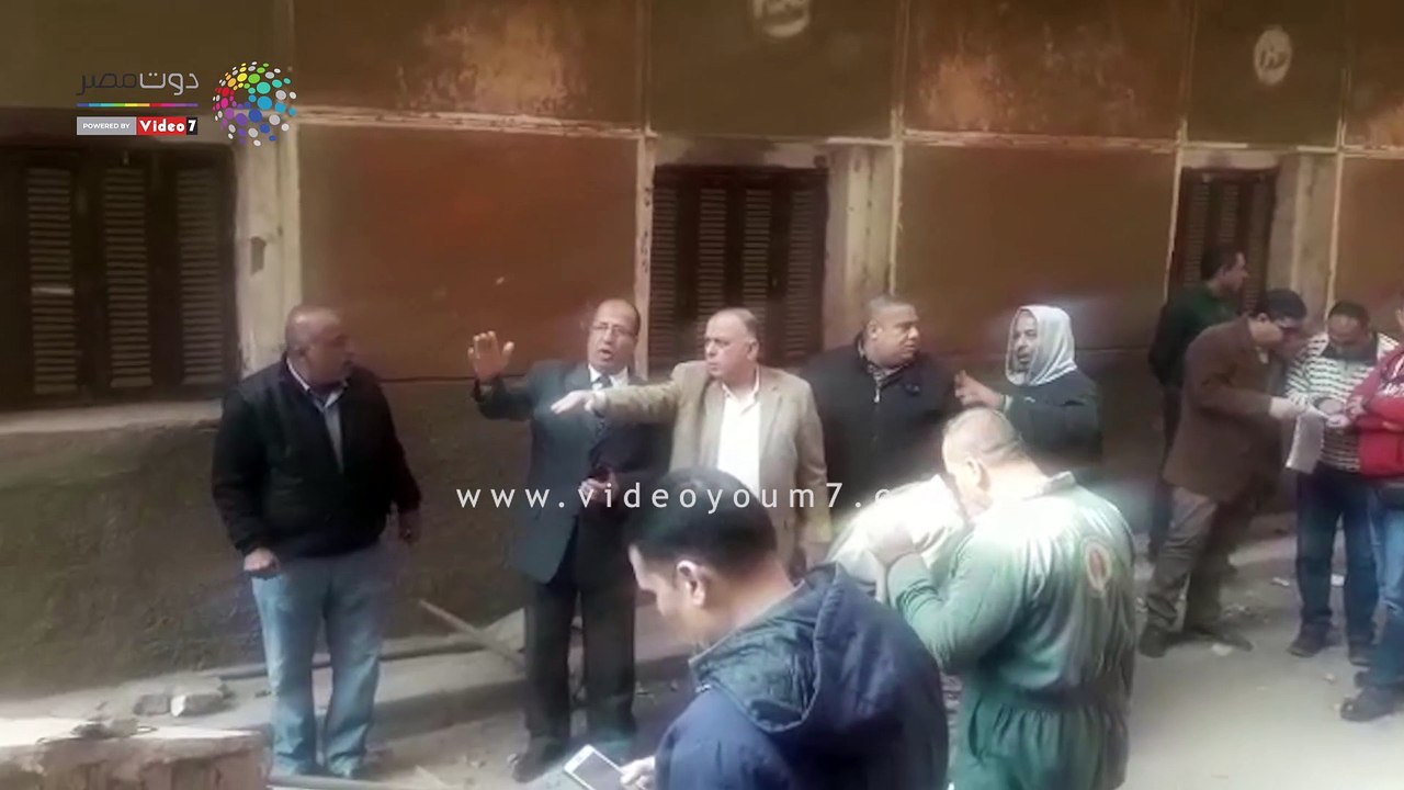 رفع أنقاض العقار المنهار فى الزيتون