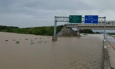 Banjir Genangi Jalur Tol Ngawi-Kertosono