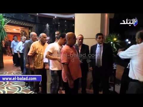 ياسر رزق وسكرتير عام نقابة الصحفيين يشاركان في عزاء والد الصحفي جمال حسين