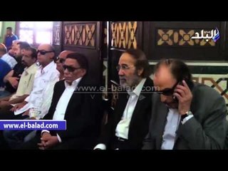 وصول عادل إمام وياسين والسقا لمسجد الشرطة بأكتوبر للمشاركة في جنازة نور الشريف