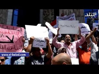 العاملون بالأثار يرفضون قانون الخدمة المدنية علي سلالم "الصحفيين"