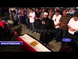 عشرات الفنانين يؤدون صلاة الجنازة على نور الشريف بمسجد الشرطة بأكتوبر