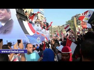 أتوبيس حزب المستقبل "المكشوف" يجوب التحرير احتفالا بالقناة الجديدة