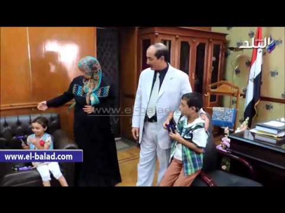 امن مطروح يعيد شقيقين تائهين بالمحافظة لأسرتهما
