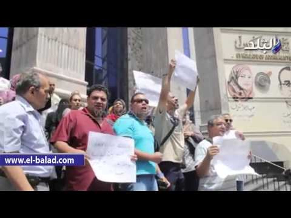 وقفة للعاملين بقصور الثقافة أمام نقابة الصحفيين