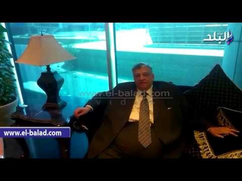 هاني عزيز يصل للقاهرة بعد حصوله علي جائزة السلام الدولية