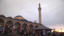 Teröristlerin Yaktığı Cami İbadete Açıldı (1)