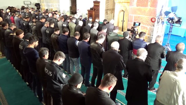 Teröristlerin yakıp yıktığı Kurşunlu Camii ibadete açıldı
