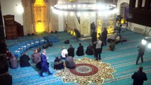 Teröristlerin yaktığı cami ibadete açıldı (1) - DİYARBAKIR