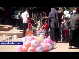 انتشار كبير للباعة الجائلين داخل حديقة الحيوان بالجيزة