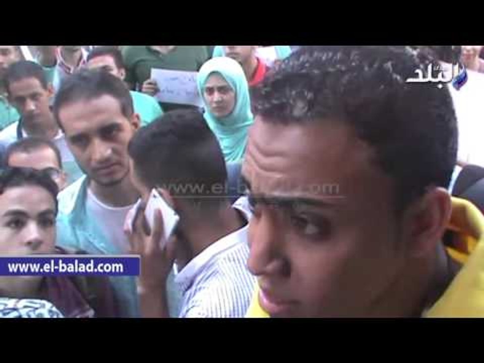 نائب مدير أمن القاهرة يطالب طلاب الدبلومات الفنية بإنهاء تظاهراتهم أمام التعليم العالي