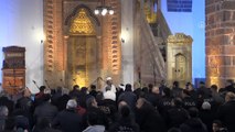 Teröristlerin yaktığı cami ibadete açıldı (2) - DİYARBAKIR