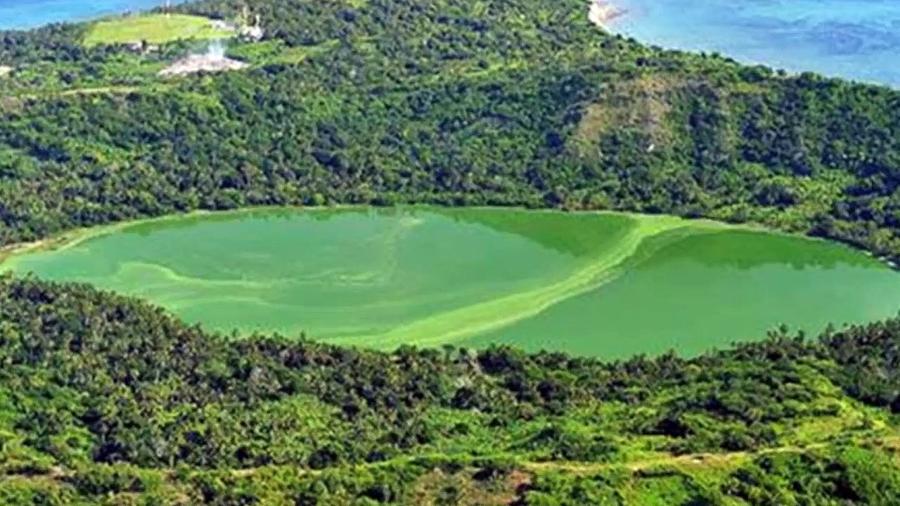 Best things to do in Mayotte - Dziani Dzaha
