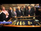 وزير الاثار ومحافظ القاهرة يفتتحان المعرض الاثري خطوات بالمتحف المصري