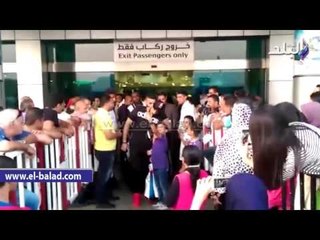 #صدي_البلد| جماهير الزمالك تستقبل بعثة الفريق بمطار القاهرة