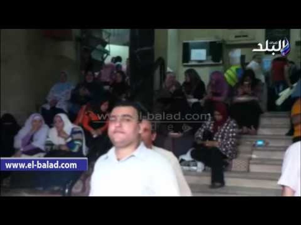صدى البلد | العاملون بالأوقاف يغلقون بوابة «الهيئة» بالدقي للمطالبة بصرف رواتبهم