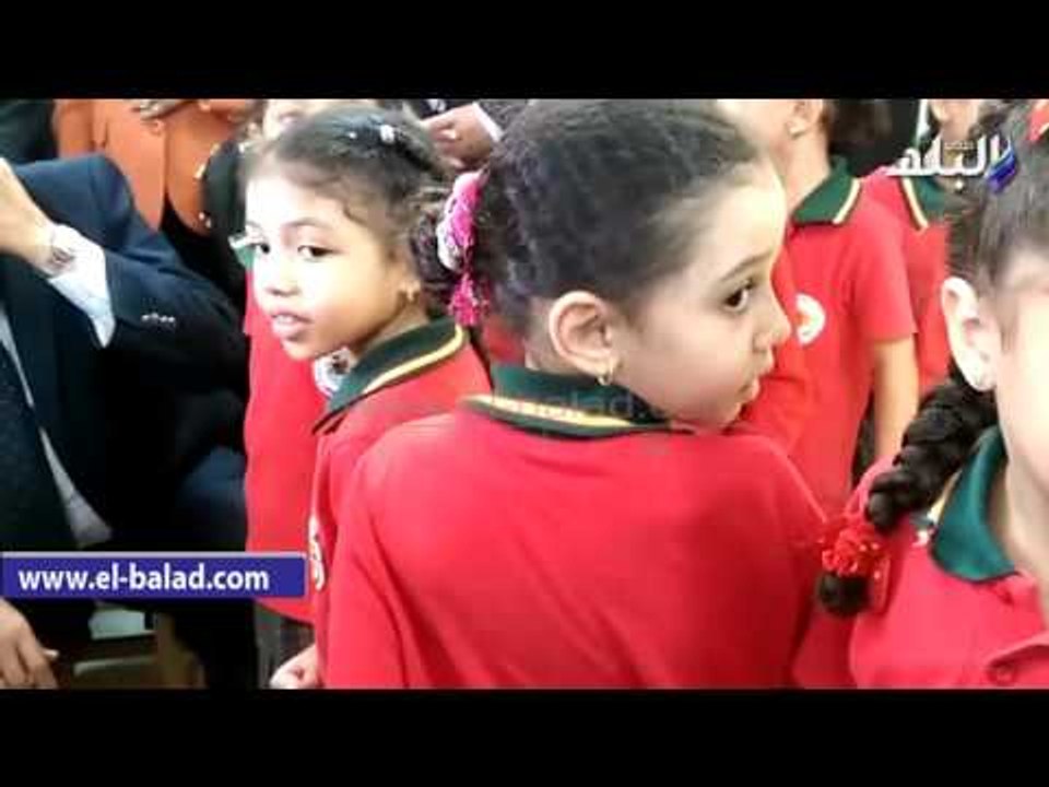 صدى البلد | السعيد: يداعب تلاميذ  الرسمية للغات مين فيكم اسمه نبيلة