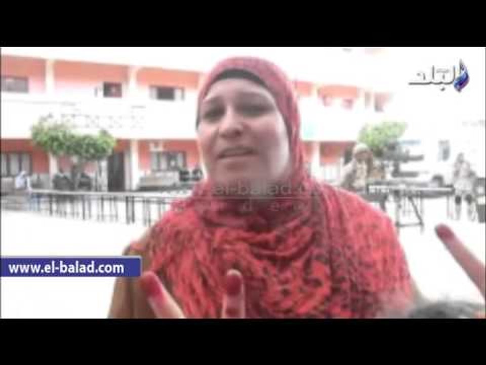 صدى البلد | عجوز تدلي بصوتها في الإنتخابات البرلمانية بالفيوم: "علشان البلد تمشي"