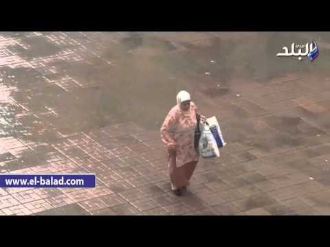 صدى البلد | كبار السن يتحدون غزارة الأمطار ويدلون بأصواتهم فى بولاق