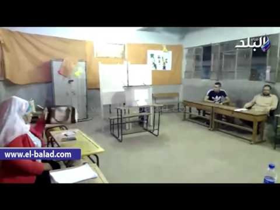 صدى البلد | الأغانى الوطنية تشعل حماس الناخبين بمدرسة رمسيس بنزلة السمان