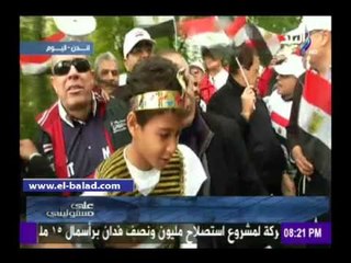 احمد موسى يقف فوق أوتوبيس بلندن ويغني «يا أحلى اسم فى الوجود»