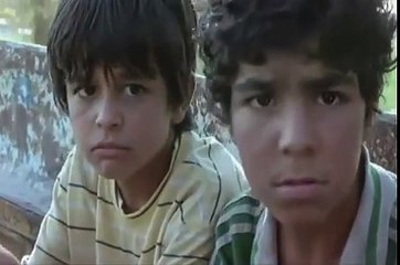 Tebrizli oyuncu Rıza Naci'nin tebessüm ettiren sahnesi..