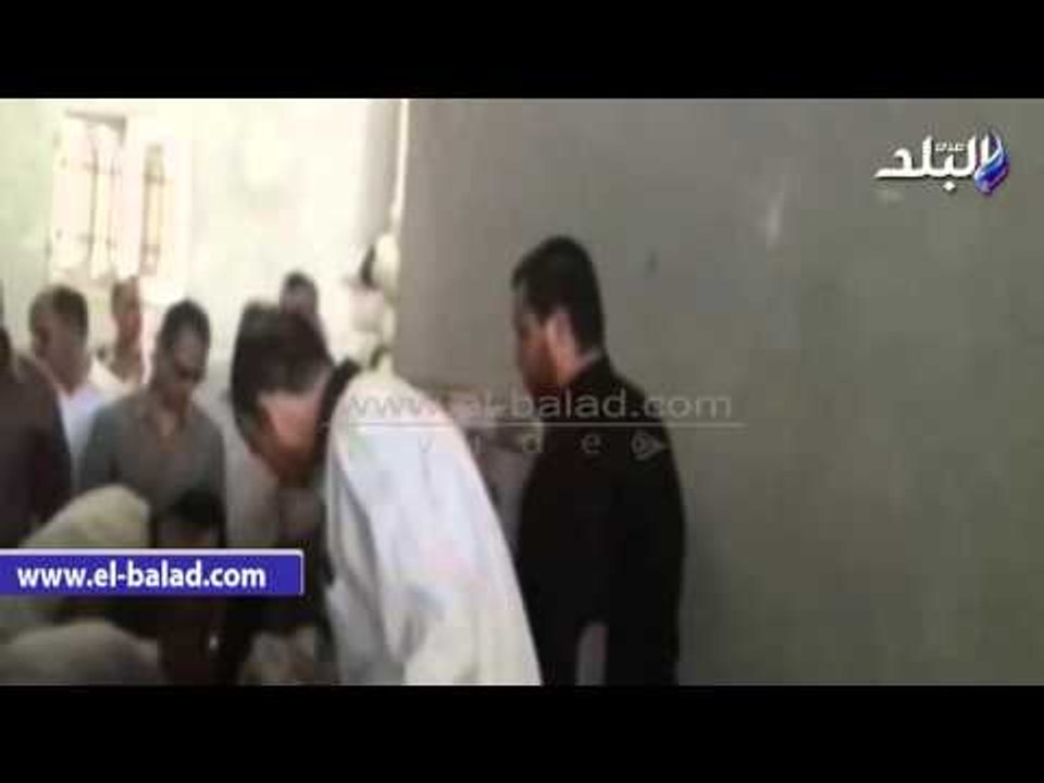 صدى البلد | محافظ الشرقية يضبط مخزن بحوزته 912...