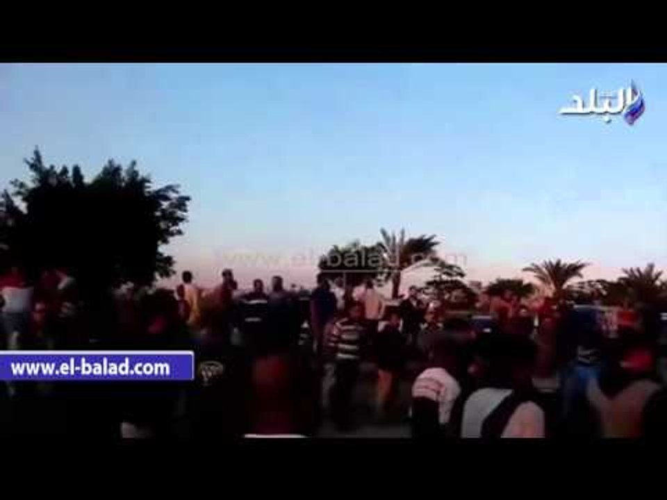 صدى البلد |  اهالى قرية الرابعة بالإسكندرية يقطعون الطريق السريع بعد هدم منازلهم لتوسعة المصارف