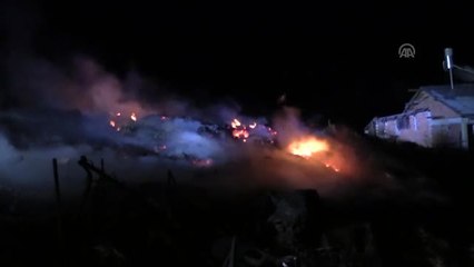 Kastamonu'da Evi Yanan Aileye Yardım