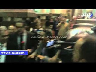 صدى البلد | الدماطي يعبر عن اعجابه بعمال المتحف المصري على طريقته