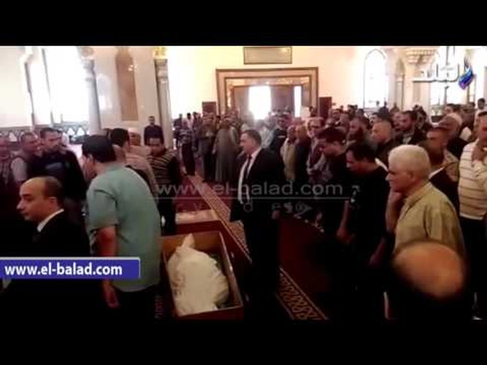 صدى البلد | وزير الرياضه الأسبق والعشرات يؤدون صلاة الجنازة على "صلاح جودة"