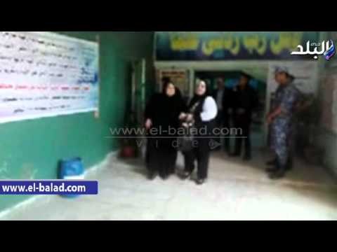 صدى البلد | إقبال كبار السن على التصويت ببورسعيد.. والأمن يساعدهم في الوصول للجان