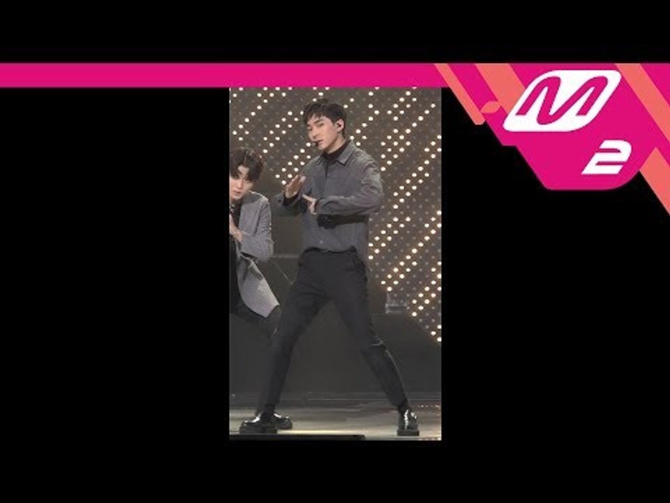 [MPD직캠] 뉴이스트 W 아론 직캠 '여왕의 기사(Overcome)' (NU`EST W ARON FanCam) | @MNET PRESENT SPECIAL_2017.10.11