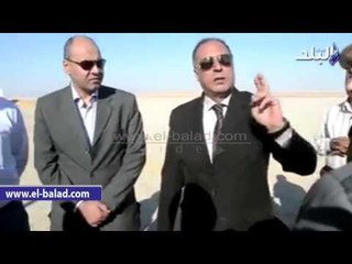 صدى البلد |  مدير أمن الوادي يغلق قاعة كبار الزوار بمطار الخارجة