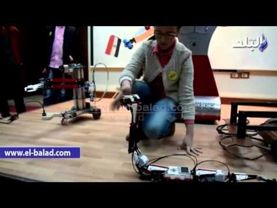 صدى البلد | طائرة وثعبان وكاشف ألغام "ريبوتات" بأيدى المخترعين الصغار