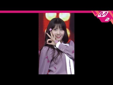 [MPD직캠] 트와이스 모모 직캠 'YES or YES' (TWICE MOMO FanCam) | @MCOUNTDOWN_2018.11.15