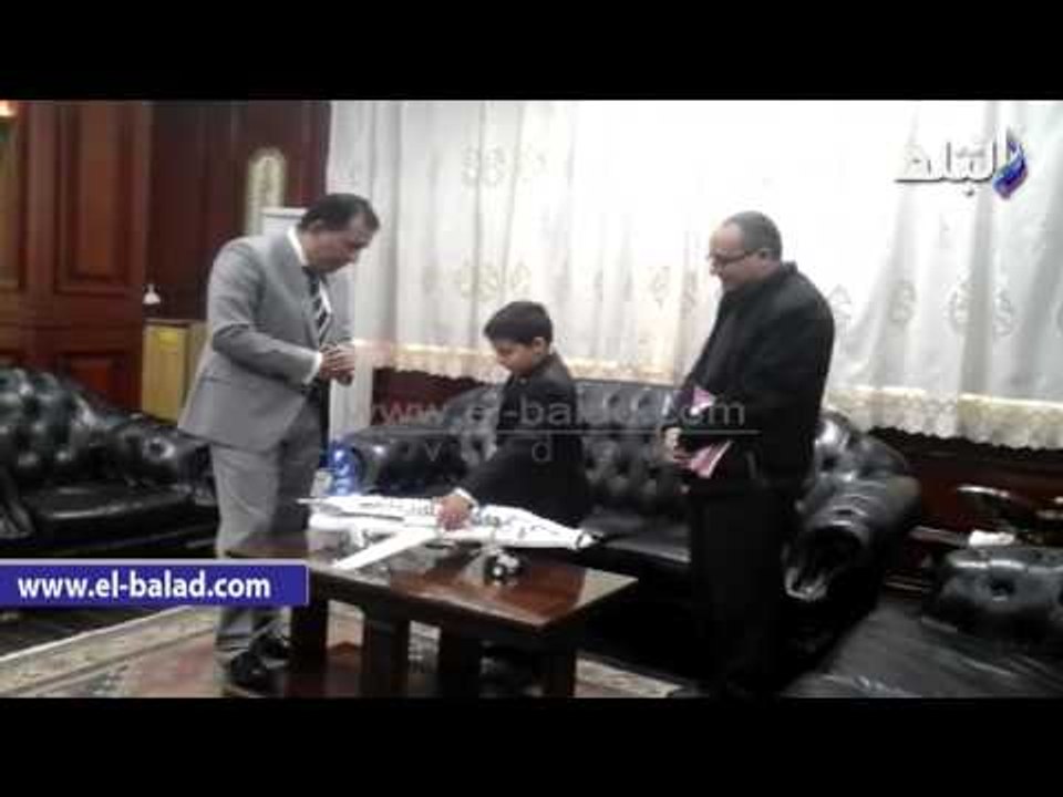 صدى البلد | محافظ الأقصر يستقبل مخترع الوقود ال...