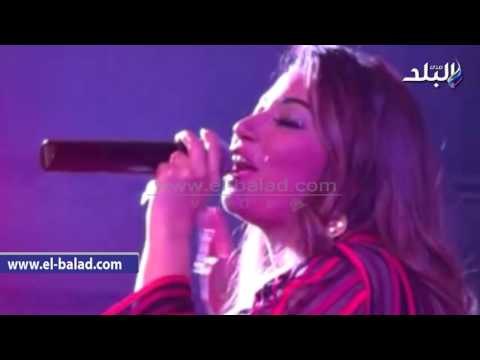 صدى البلد | غادة رجب تشعل حماس الحضور في حفل تعامد الشمس بالفيوم بـ تسلم الأيادي