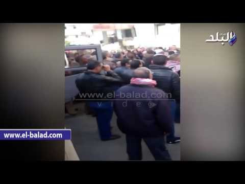 صدى البلد | عمال النقل الداخلي بالشرقية يتظاهرون في أول يوم عمل للمحافظ الجديد