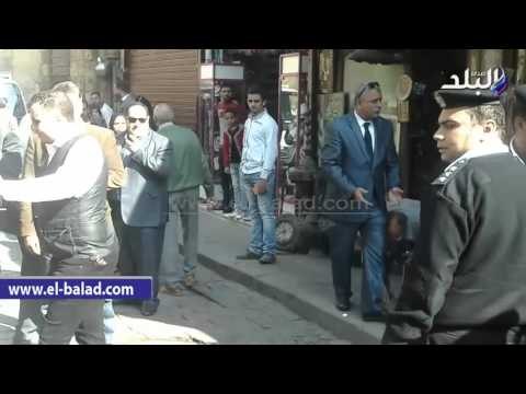 صدى البلد | جلال السعيد يتفقد شارع المعز فى زيارة مفاجأة