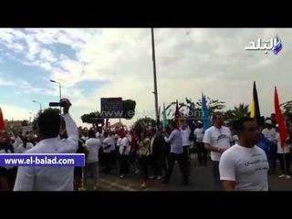 صدى البلد | وزير الهجرة ونجوم الفن والرياضة يشاركون فى ماراثون الاقصر