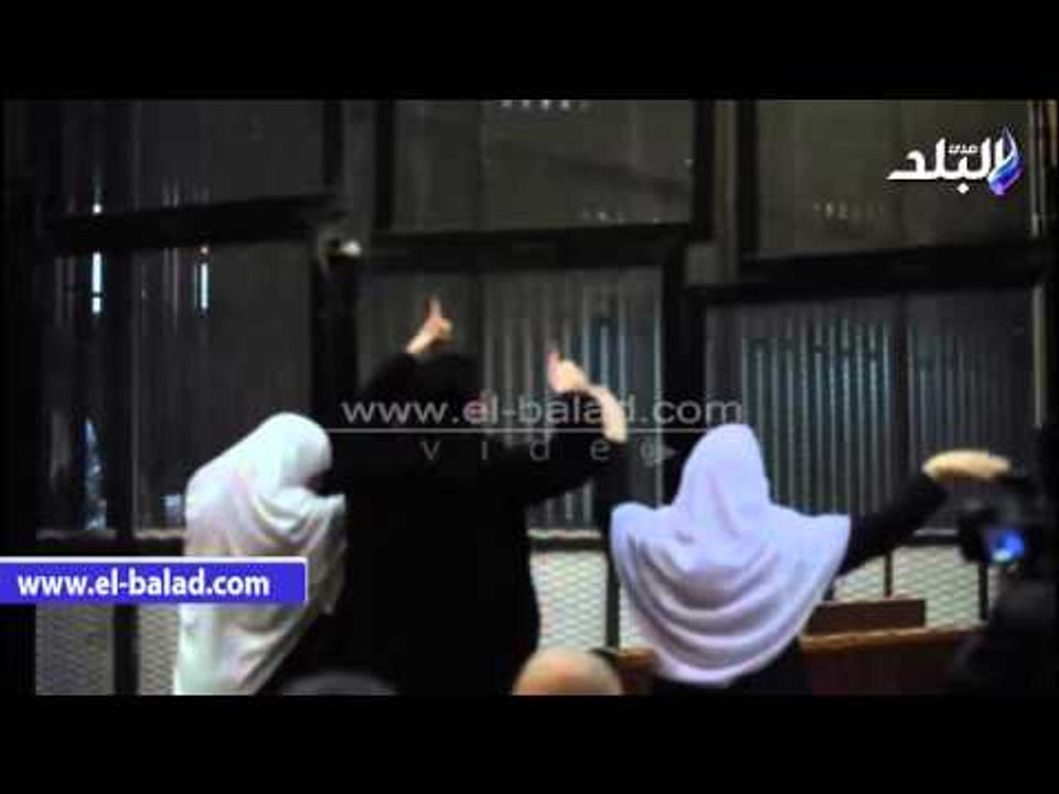 صدى البلد | أبناء المعزول وشقيقته فى قاعة محاكمته