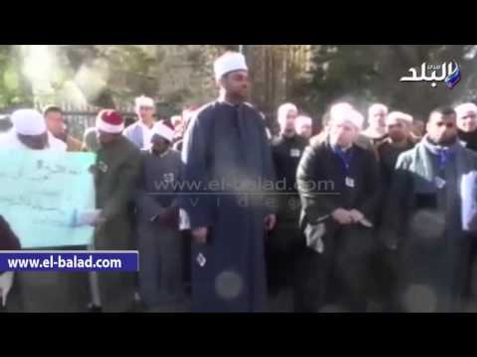 صدى البلد | للمرة الثالثة.. تظاهرخطباء "المكافأة" أمام مسجد الفتح فى رمسيس للمطالبة بالتعيين